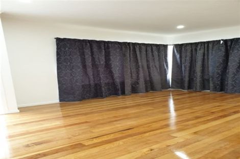 Photo of property in 61 Ocean View Road, Hillcrest, Auckland, 0627