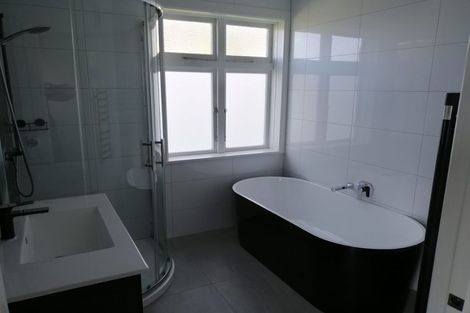 Photo of property in 10f1- Victoria Street, Ebdentown, Upper Hutt, 5018