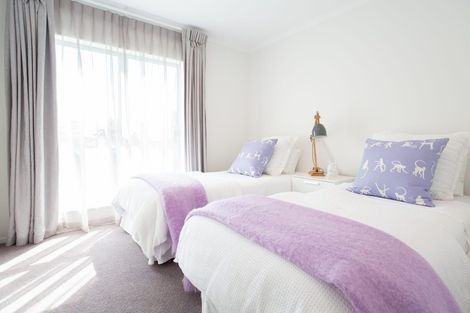 Photo of property in 2 Manutewhau Road, Massey, Auckland, 0614