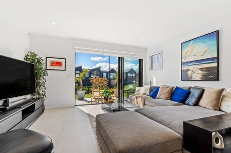 Photo of property in 33 Cambie Avenue, Red Beach, 0932