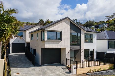 Photo of property in 1a Adelie Place, Murrays Bay, Auckland, 0630