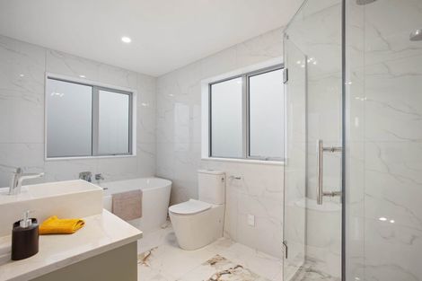 Photo of property in 39b Sorrel Crescent, Bucklands Beach, Auckland, 2012