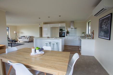 Photo of property in 7 Devon Lane, Carterton, 5713