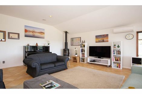 Photo of property in 33 Rarere Terrace, Kerikeri, 0230