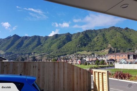 Photo of property in 5 Pohe Street, Waikanae, 5036