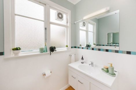 Photo of property in 20 Karina Terrace, Roslyn, Palmerston North, 4414