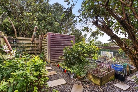 Photo of property in 60 Link Road, Newlands, Wellington, 6037