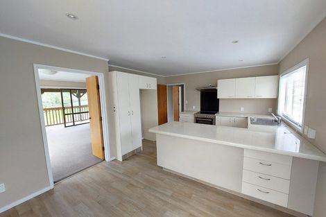 Photo of property in 8 Lowtherhurst Road, Massey, Auckland, 0614