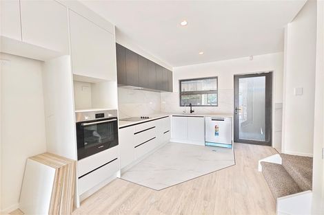 Photo of property in 13/13 Grove Lane, Pakuranga, Auckland, 2010