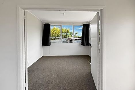 Photo of property in 43a Savoy Road, Glen Eden, Auckland, 0602