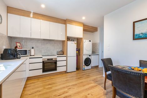 Photo of property in 11 Ngaru Way, Orewa, 0931