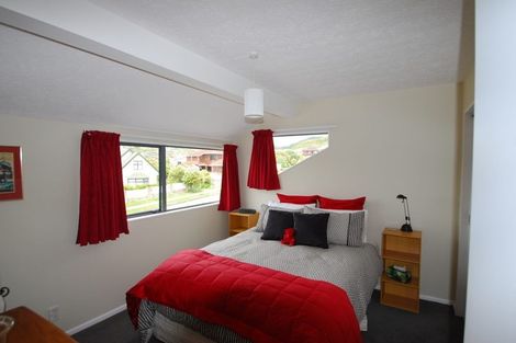 Photo of property in 122 Westchester Drive, Churton Park, Wellington, 6037