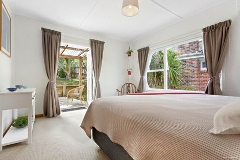 Photo of property in 79 Kaurilands Road, Titirangi, Auckland, 0604