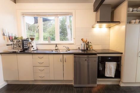 Photo of property in 33 Tainui Road, Titirangi, Auckland, 0604