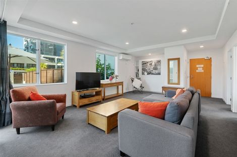 Photo of property in 2/12 Maunganui Road, Mount Maunganui, 3116