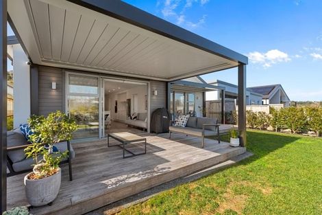 Photo of property in 74 Saint Pauls Drive, Brookfield, Tauranga, 3110