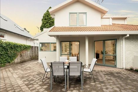 Photo of property in 5 Edgecumbe Way, Tauranga, 3110