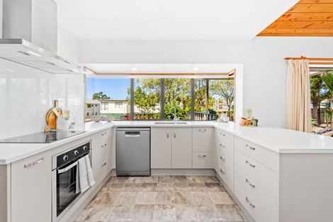 Photo of property in 1a Kauri Crescent, Snells Beach, 0920
