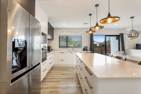 Photo of property in 6 Dida Park Drive, Kumeu, 0810