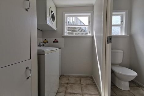 Photo of property in 5 Freeling Street, Island Bay, Wellington, 6023