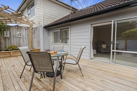 Photo of property in 1/573 Beach Road, Murrays Bay, Auckland, 0630