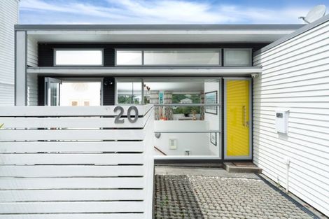 Photo of property in 20 Tiketike Way, Brooklyn, Wellington, 6021