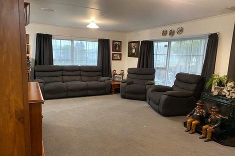 Photo of property in 16 Kamahi Avenue, Hawera, 4610