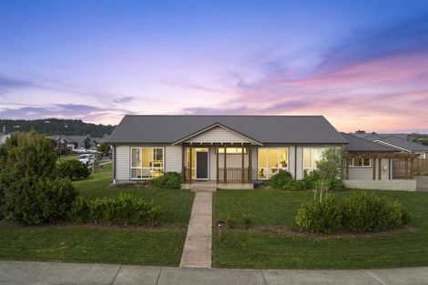 Photo of property in 24 Malbec Place, Huapai, Kumeu, 0810