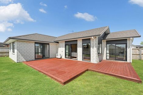 Photo of property in 33 Sirius Crescent, Rototuna North, Hamilton, 3210