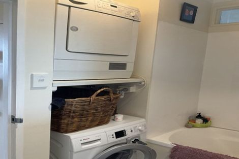 Photo of property in Hobson Court Flats, 69/70u Hobson Street, Thorndon, Wellington, 6011