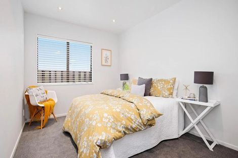 Photo of property in 1/2 The Esplanade, Eastern Beach, Auckland, 2012