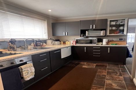 Photo of property in 49 Chipping Lane, Redwood, Christchurch, 8051
