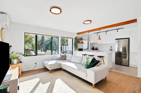 Photo of property in 8/65 Rangatira Road, Beach Haven, Auckland, 0626