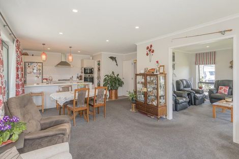Photo of property in 20 Aquila Drive, Whitianga, 3510