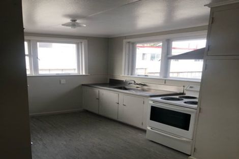 Photo of property in 3164 Great North Road, New Lynn, Auckland, 0600