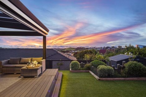 Photo of property in 124 Lisle Farm Drive, Pukekohe, 2120