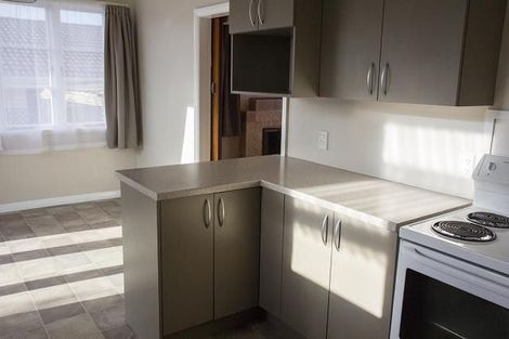 Photo of property in 32 Flanshaw Road, Te Atatu South, Auckland, 0610
