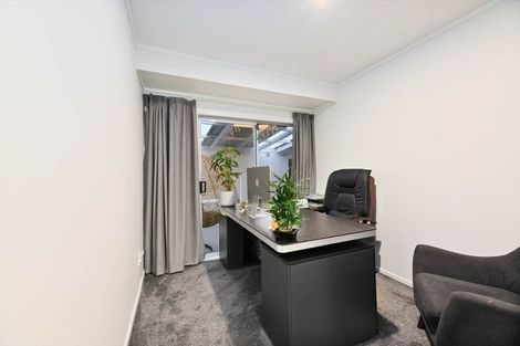 Photo of property in 37 Roberts Road, Te Atatu South, Auckland, 0610