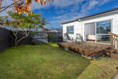 Photo of property in 2/7 Eskdale Road, Birkdale, Auckland, 0626