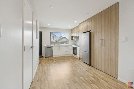 Photo of property in 2 Mikoikoi Crescent, Mangere Bridge, Auckland, 2022