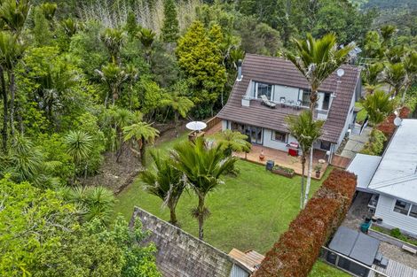 Photo of property in 14 Ngaio Road, Titirangi, Auckland, 0604