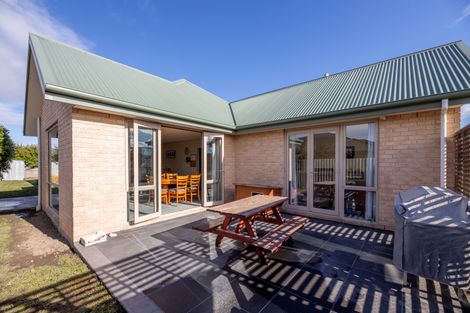 Photo of property in 24 Rochester Crescent, Rolleston, 7614