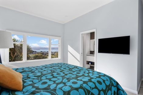 Photo of property in 22 Fairview Crescent, Kelburn, Wellington, 6012
