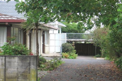 Photo of property in 56 Te Atatu Road, Te Atatu South, Auckland, 0610