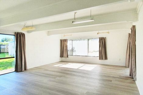 Photo of property in 19 Glen Norman Avenue, Henderson, Auckland, 0610