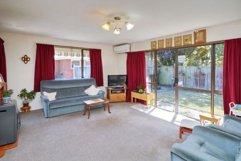 Photo of property in 58 Sawyers Arms Road, Northcote, Christchurch, 8052