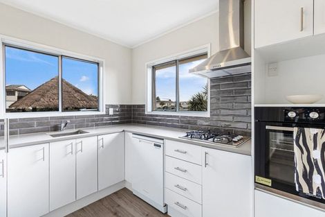 Photo of property in 12 Jenelin Road, Glendene, Auckland, 0602