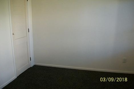 Photo of property in 2/19a Ribblesdale Road, Henderson, Auckland, 0612