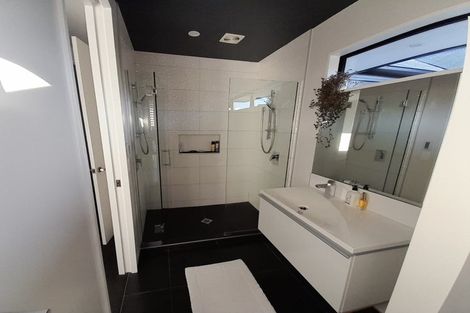 Photo of property in 16 Te Whenu Crescent, Marshland, Christchurch, 8083