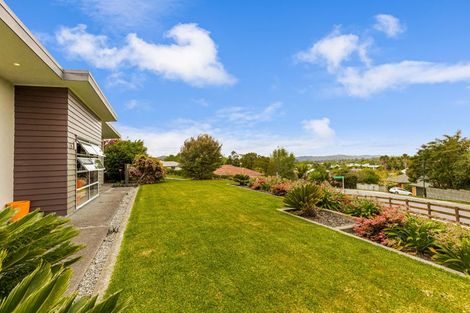 Photo of property in 1 Gavinike Place, Waimauku, 0812